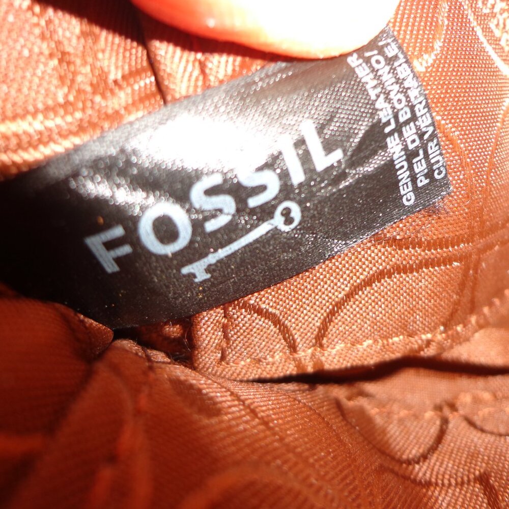 NWOT FOSSIL GENUINE LEATHER WALLET Zip Closure Zip Pocket Beige/Tan - Picture 5 of 8